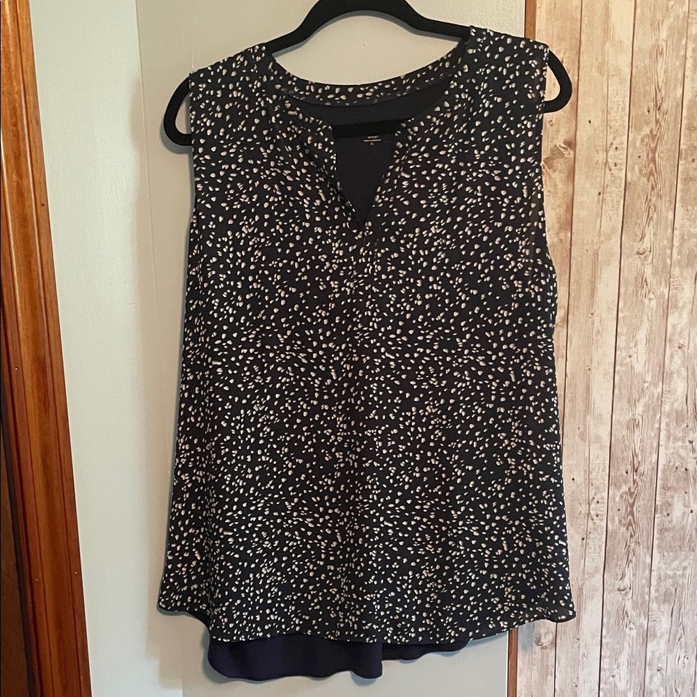 LOFT Black and White Patterned Sleeveless Blouse